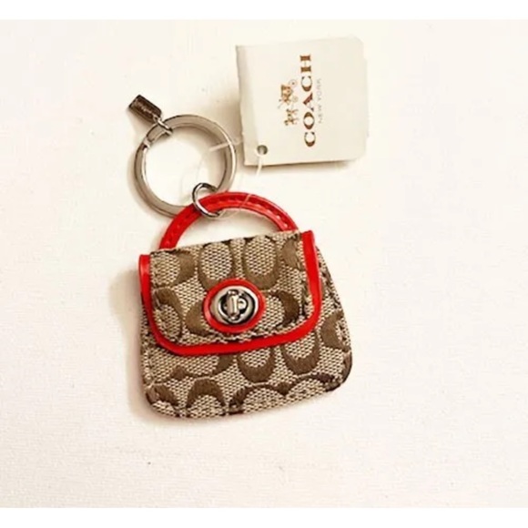 ❤️ Cute. Coach Keychain. - Picture 4 of 14